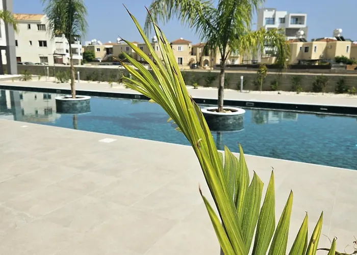 New, Modern Studio, Universal Residences